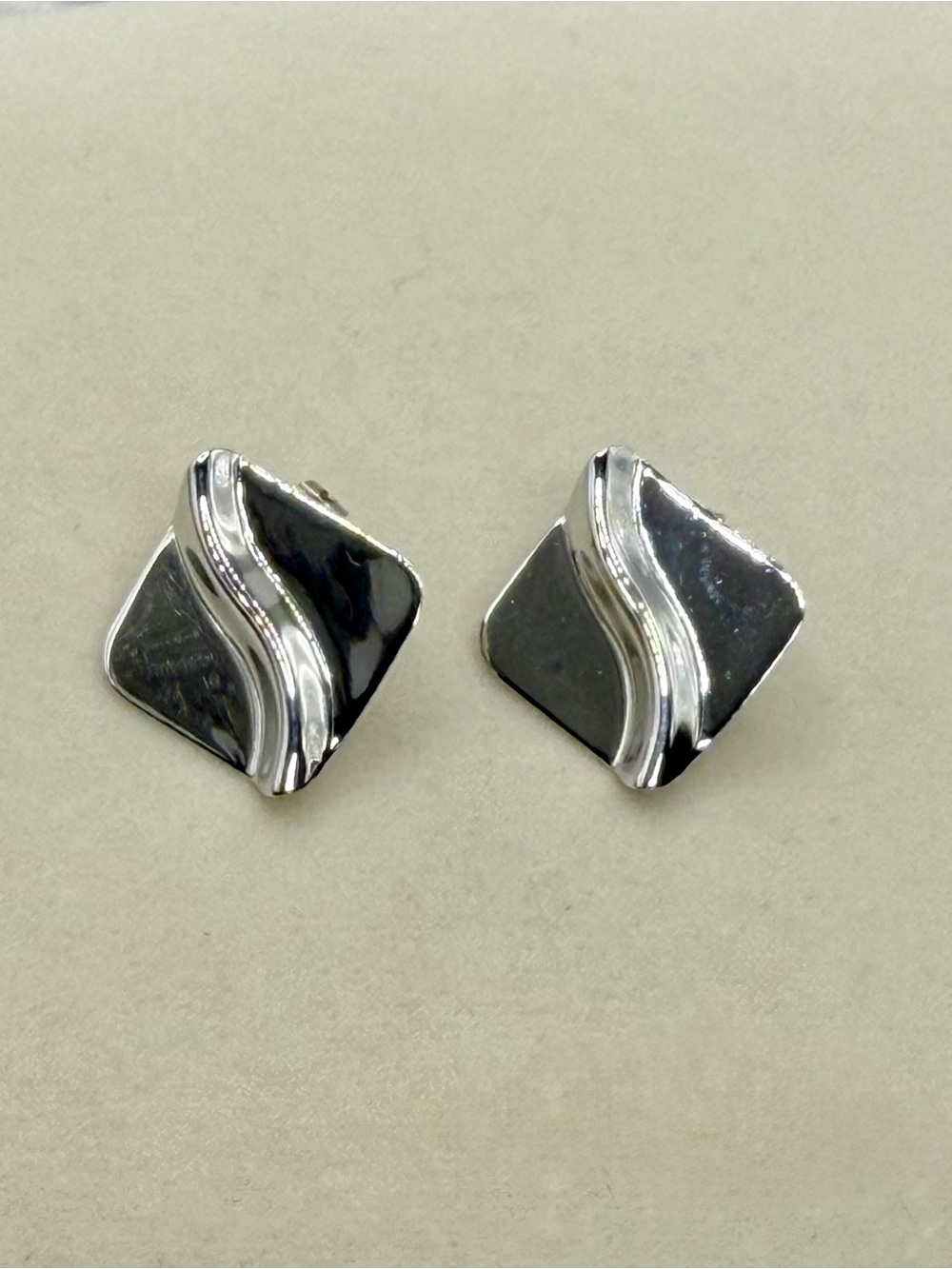 Vintage Beau B Sterling Silver Modernist Wavy Square Stud Earrings